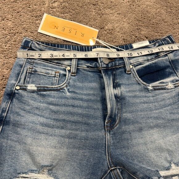 Risen! Elastic back waist shorts! Distressed bottom! Size 5/27 - Picture 3 of 6